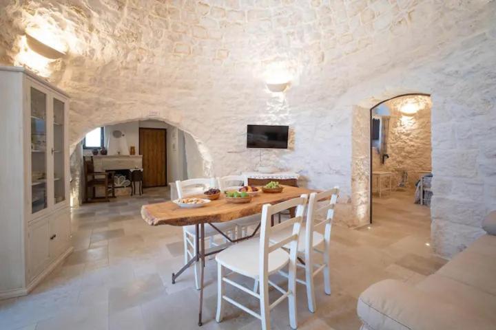 Valle D'Itria Trulli E Alcova Mikael Чистернино Экстерьер фото