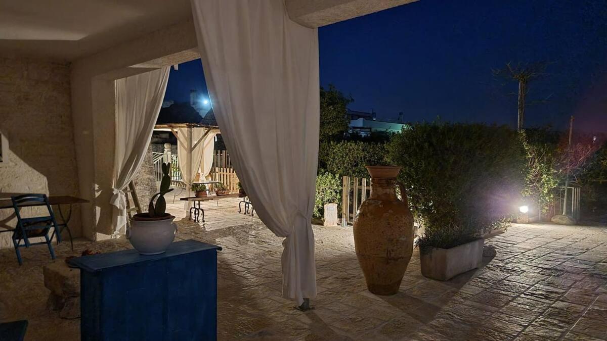 Valle D'Itria Trulli E Alcova Mikael Чистернино Экстерьер фото