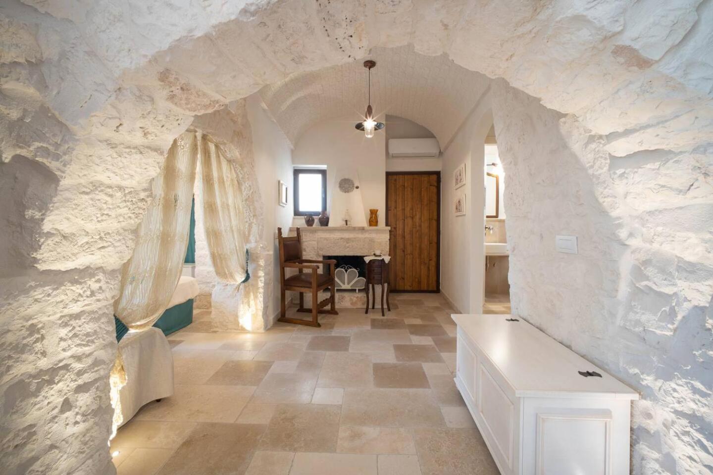 Valle D'Itria Trulli E Alcova Mikael Чистернино Экстерьер фото
